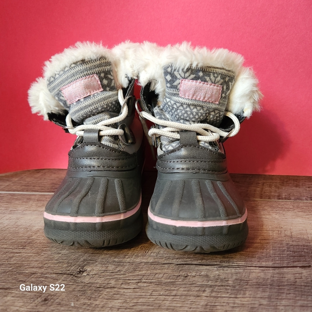 London Fog Snow boots size 6 toddler